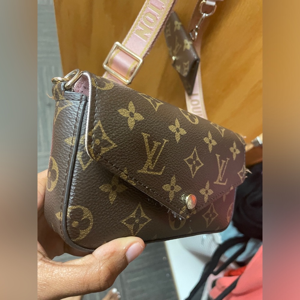 Crossbody louis V, real bag for sale